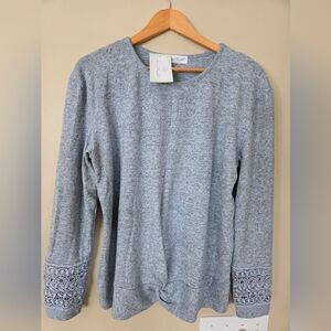 KEREN hart Blue-Gray Sweater with Lace Detail M